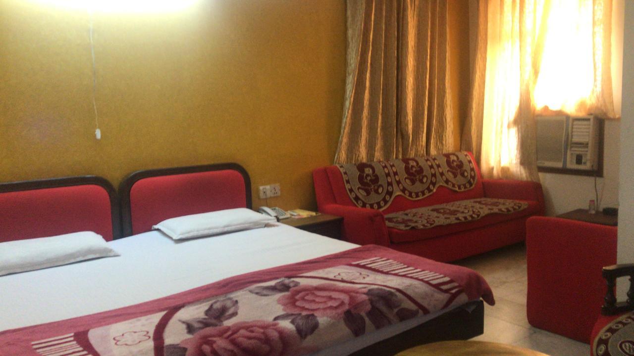 דלהי Hotel Sukant Palace מראה חיצוני תמונה